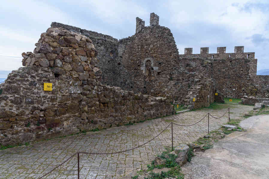 Girona - Arbúcies - castillo de Montsoriu 14.jpg